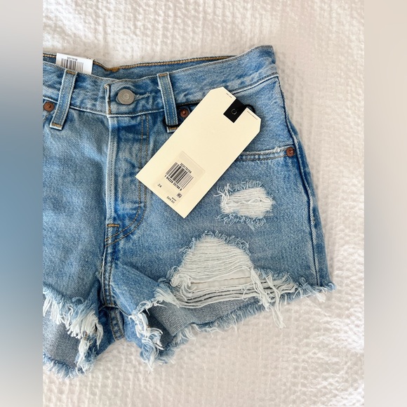 Levi 501 mid rise shorts - Picture 2 of 6